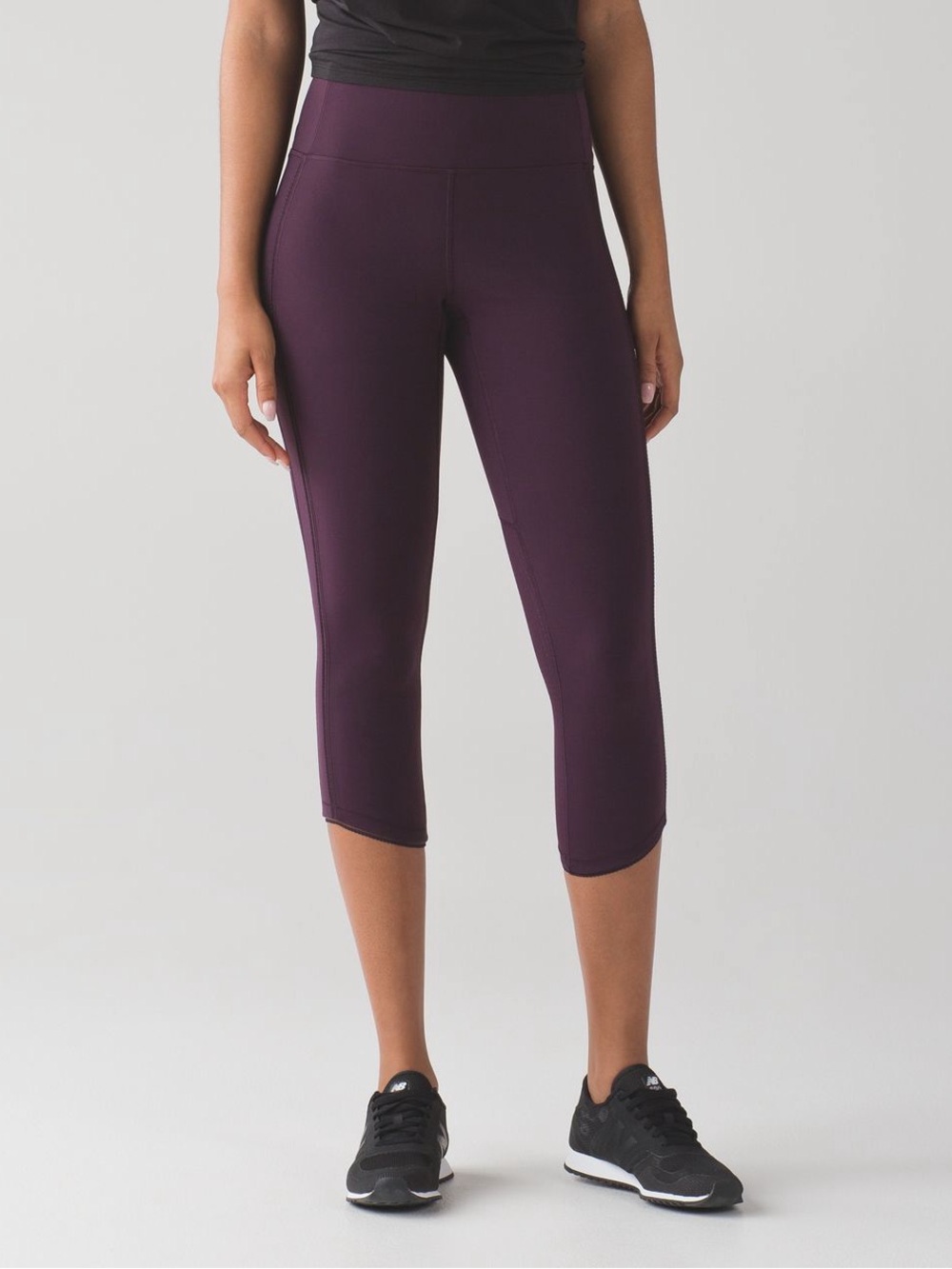 Deep Breath Crop Lululemon Black Cherry BCHR HR Yoga Leggings Purple Womens 4 S